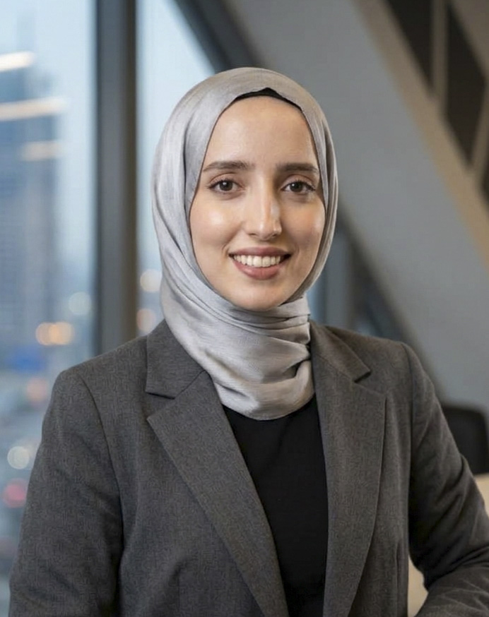 صورة شخصية مهنية للأستاذة لين طرابيشي مؤسسة منصة رصد